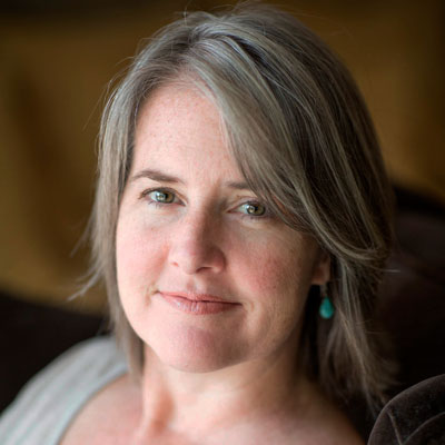 Holly Neumann headshot